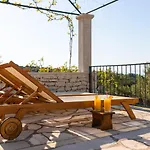 בית נופש House Marina פוסטיר
