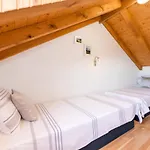 House Marina * פוסטיר