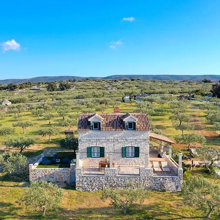 בית נופש House Marina פוסטיר