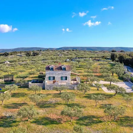 House Marina בית נופש *